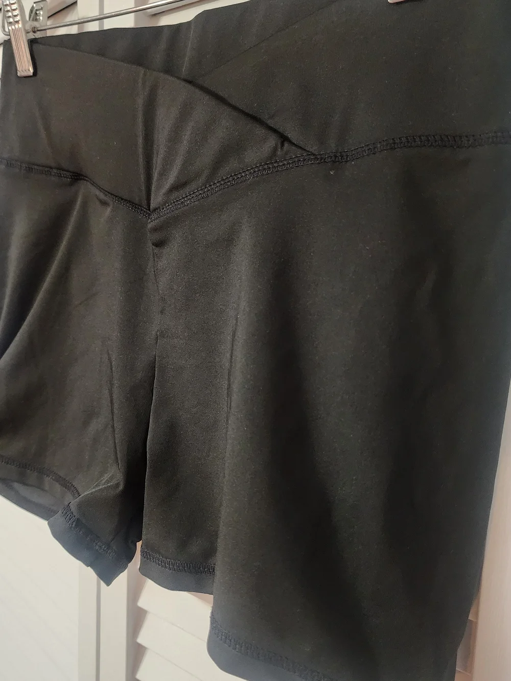 Women's Black V-Waist Scrunch Booty Performance Shorts - Picture 6 of 7